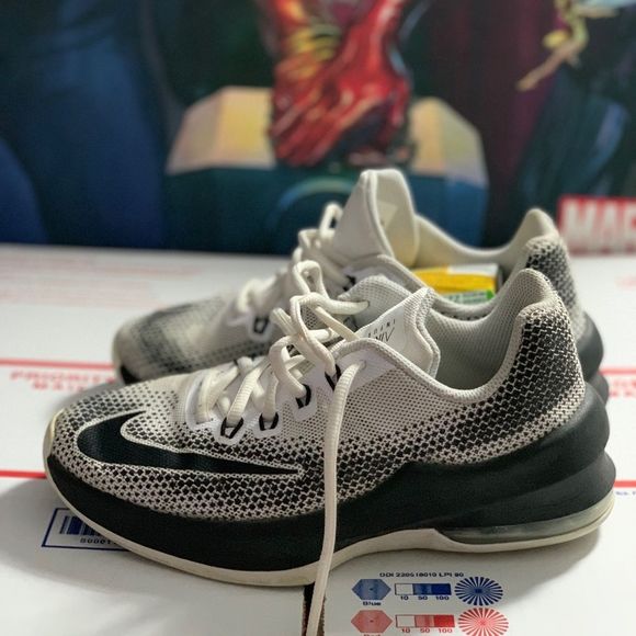 Nike Air Max infuriate youth size 4 - Picture 3 of 7